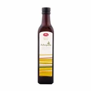 Botella Arbequina Aceite Virgen Extra 500 ml sobre mesa rústica